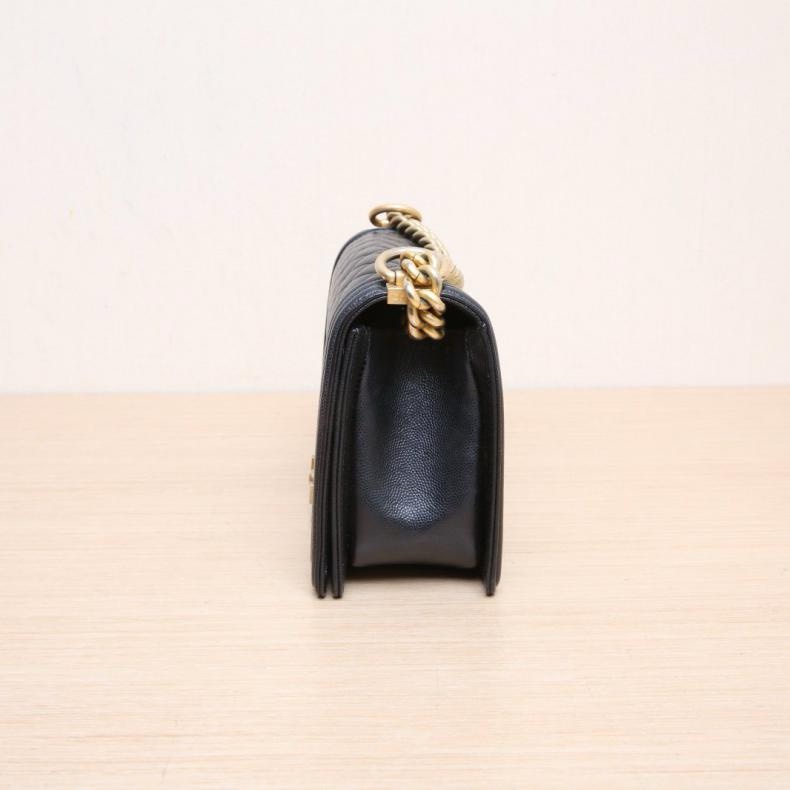 CHANEL(香奈兒) Leboy 中號 25cm 黑色 荔枝 26開 金扣 菱格紋-1