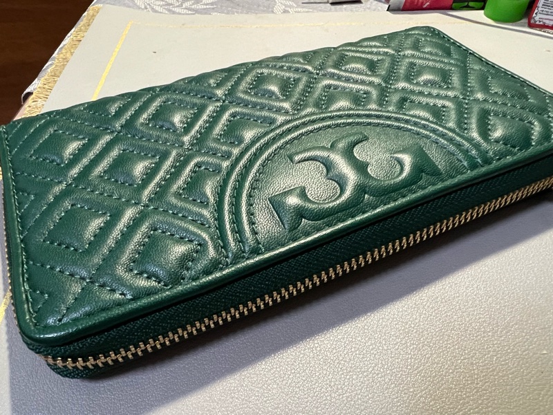 ToryBurch小羊皮菱格紋長夾-4