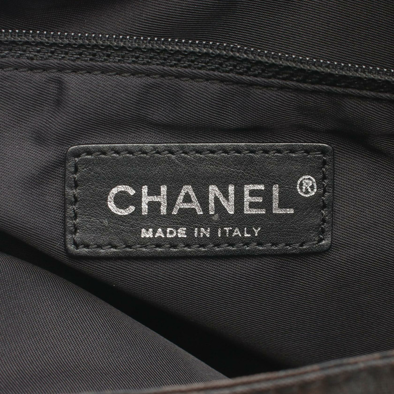 香奈兒新款旅遊系列肩挎包 A29347 尼龍帆布棕色 BK 二手-3