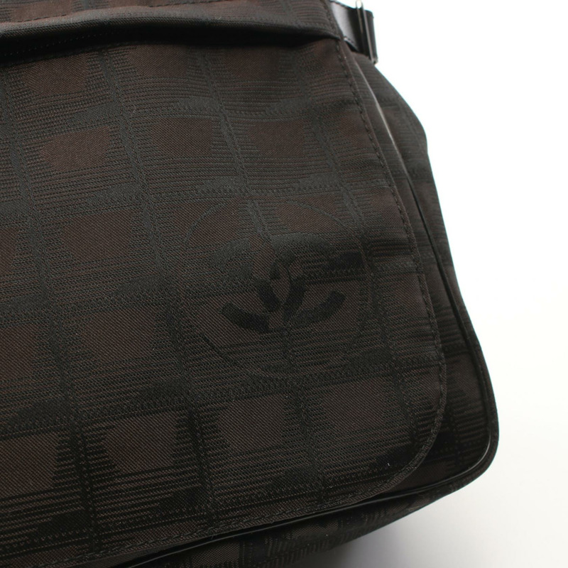 香奈兒新款旅遊系列肩挎包 A29347 尼龍帆布棕色 BK 二手-8