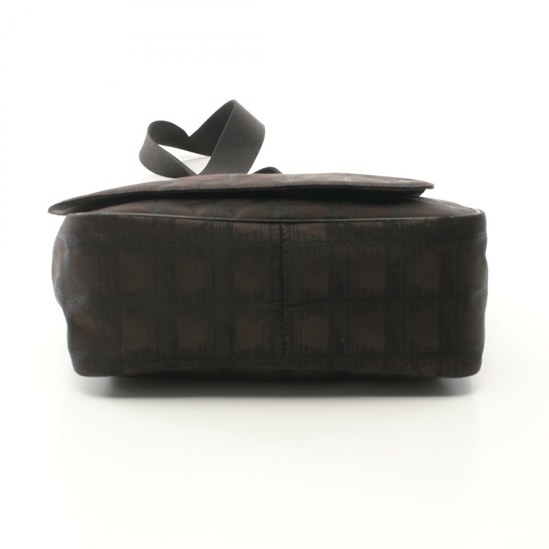 香奈兒新款旅遊系列肩挎包 A29347 尼龍帆布棕色 BK 二手-11