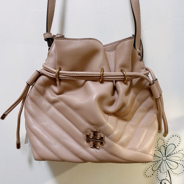 ToryBurch 專櫃奶茶Kira水桶包-5
