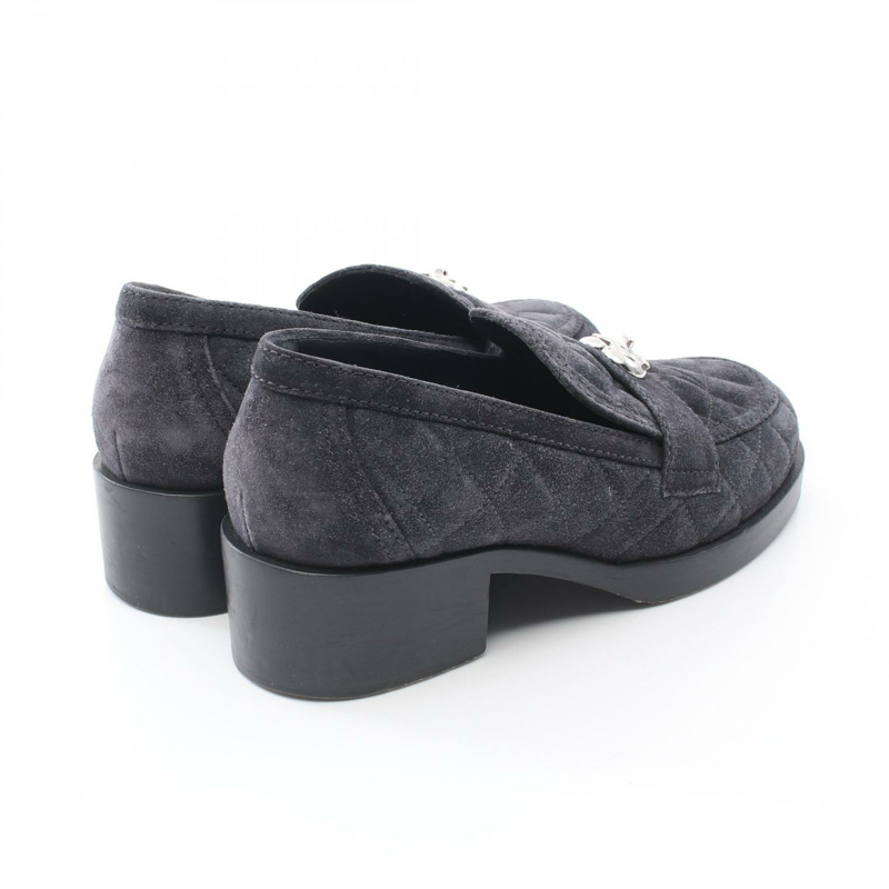 香奈兒 (CHANEL) 絎縫 COCO 標誌心型旋轉鎖扣樂福鞋 #37C G39697 灰色麂皮-1