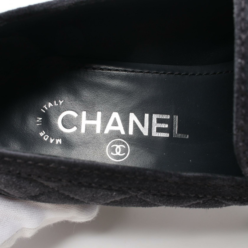 香奈兒 (CHANEL) 絎縫 COCO 標誌心型旋轉鎖扣樂福鞋 #37C G39697 灰色麂皮-4