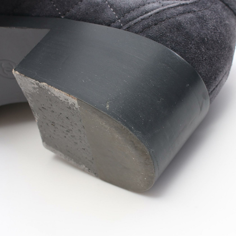 香奈兒 (CHANEL) 絎縫 COCO 標誌心型旋轉鎖扣樂福鞋 #37C G39697 灰色麂皮-8