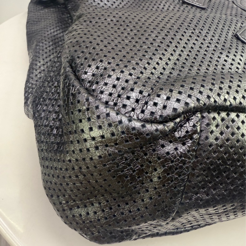 Chanel Handbag or Shoulder bag-12