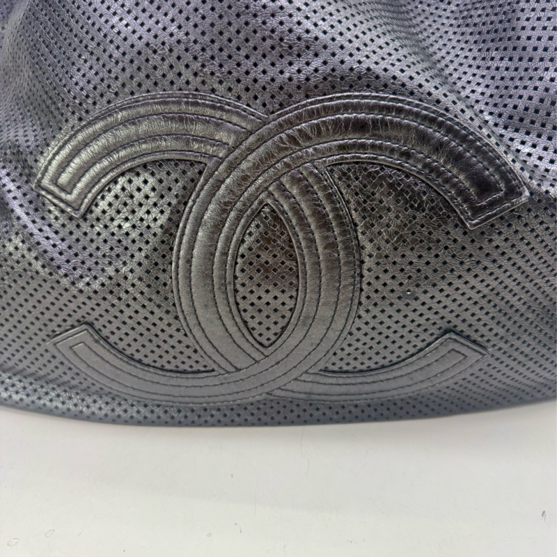 Chanel Handbag or Shoulder bag-17