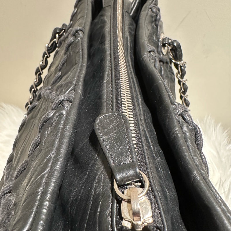 CHANEL 黑色牛革菱格紋包-5