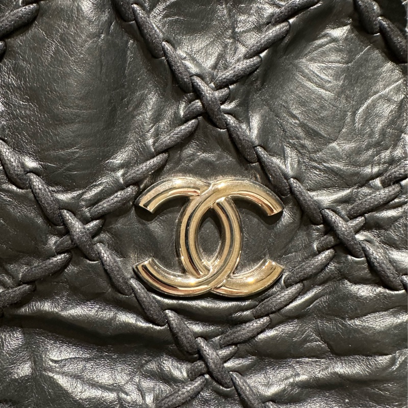 CHANEL 黑色牛革菱格紋包-7