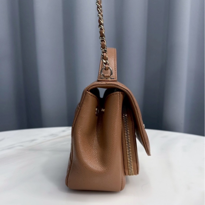 Chanel affinity 郵差包 奶茶色 金釦 荔枝牛-4