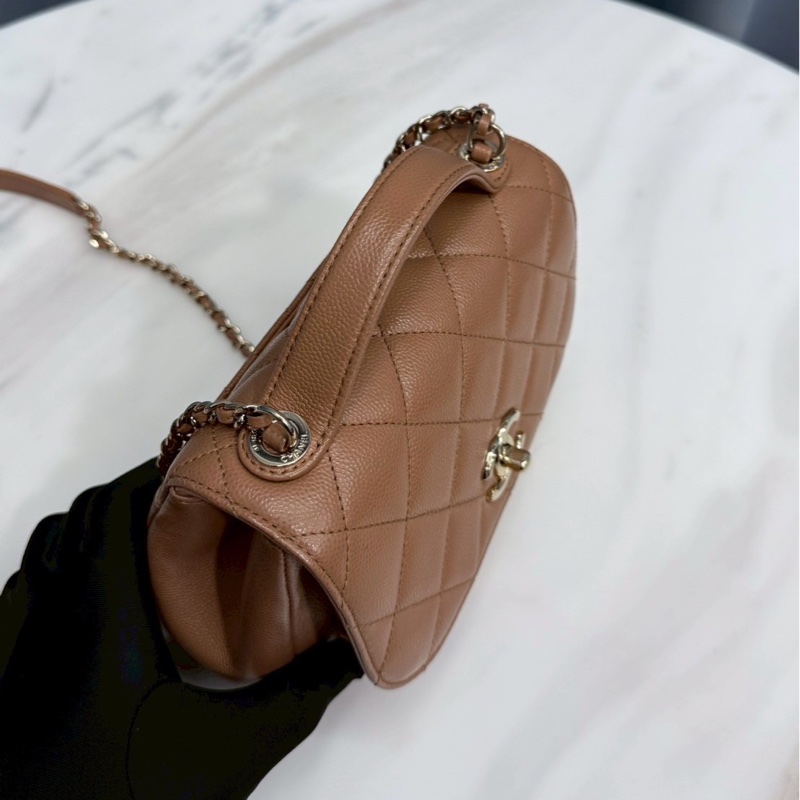 Chanel affinity 郵差包 奶茶色 金釦 荔枝牛-5