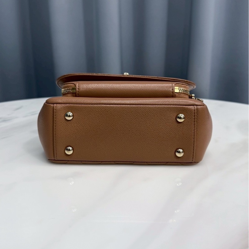 Chanel affinity 郵差包 奶茶色 金釦 荔枝牛-7