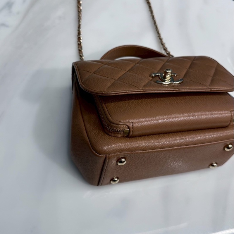 Chanel affinity 郵差包 奶茶色 金釦 荔枝牛-8