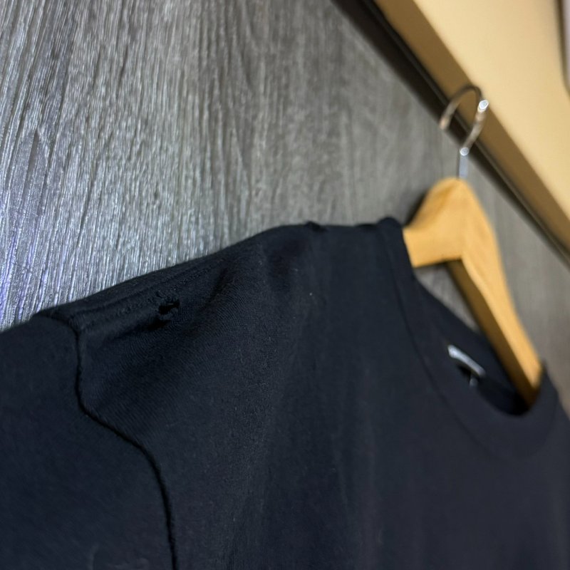 【美收精品】BALENCIAGA  黑色破洞造型短袖 2-414-4