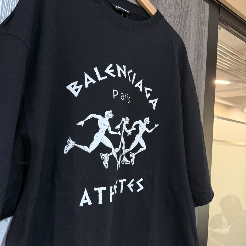 【美收精品】BALENCIAGA  黑色破洞造型短袖 2-414-6