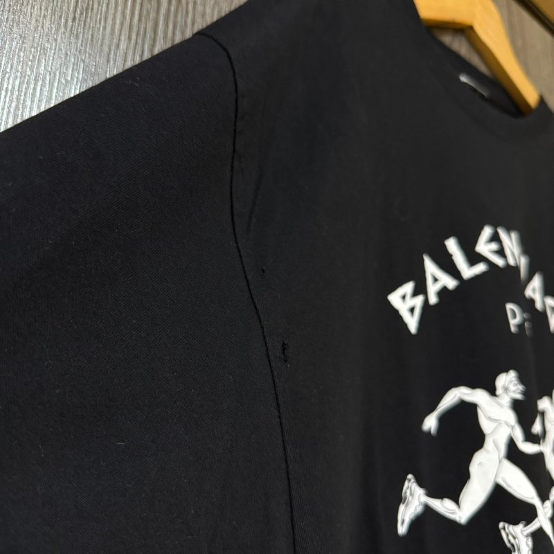 【美收精品】BALENCIAGA  黑色破洞造型短袖 2-414-7
