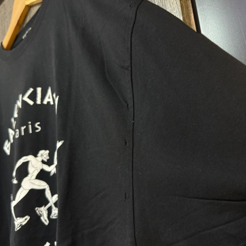 【美收精品】BALENCIAGA  黑色破洞造型短袖 2-414-8