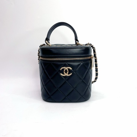 Chanel 黑羊皮菱格金牌Trendy CC Vanity斜背化妝箱AS1626