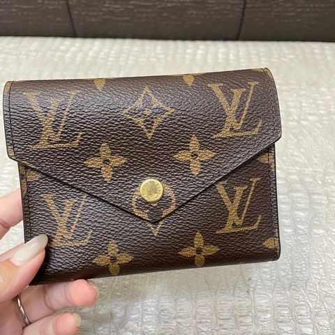 LV原花金釦Victorine 三折短夾M62472