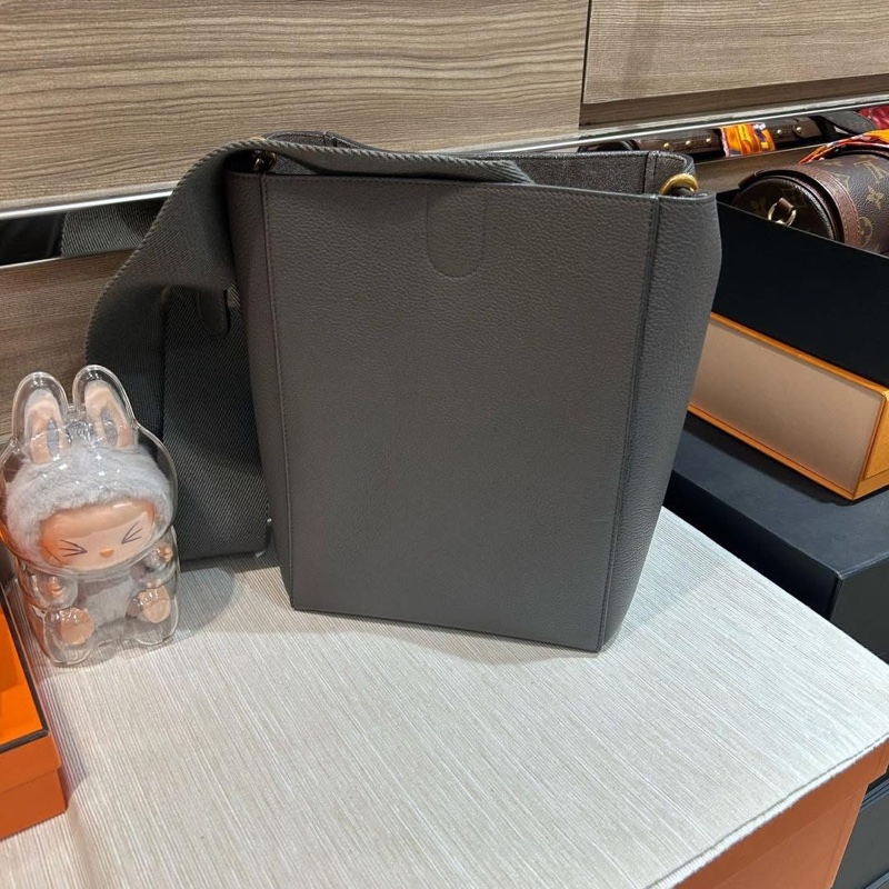Celine sangle small bucket Grey-2