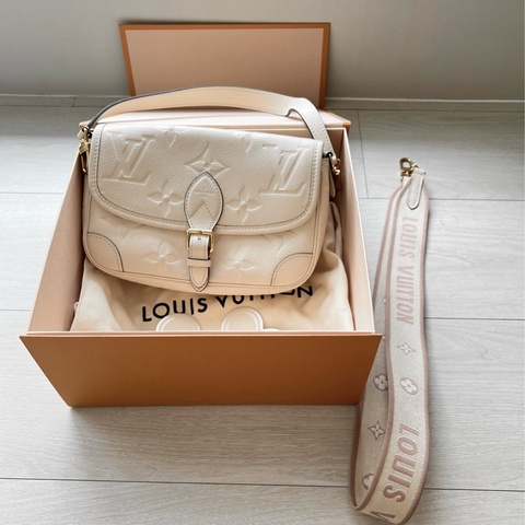 LV Diane法棍包