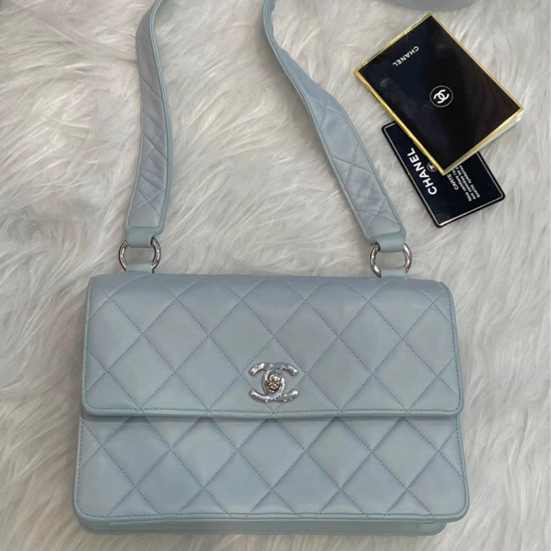 Chanel • Baby Blue 寶寶藍銀釦羊皮郵差包 全網唯一-3
