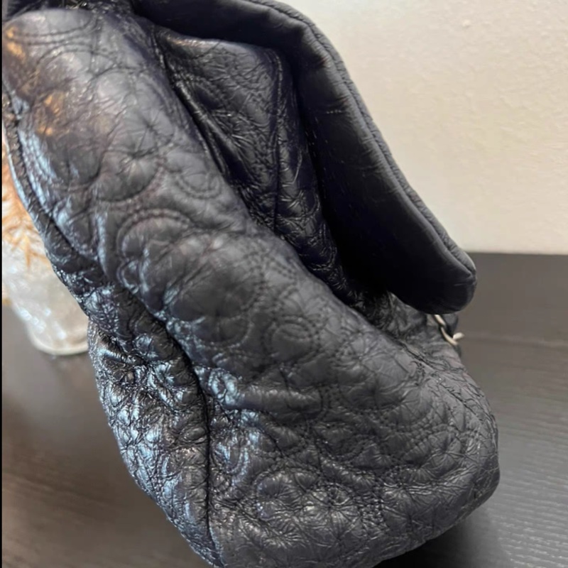 Chanel • Cf 30 稀有山茶花壓紋 黑銀油蠟牛皮機場包-8