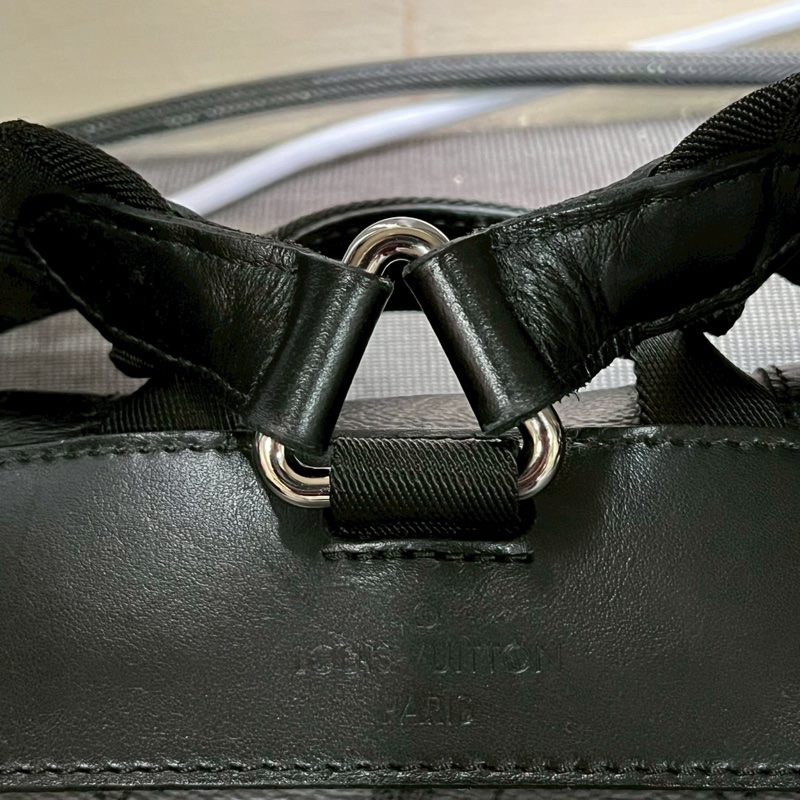 Louis Vuitton LV Christopher 黑武士 後背包 MM-10