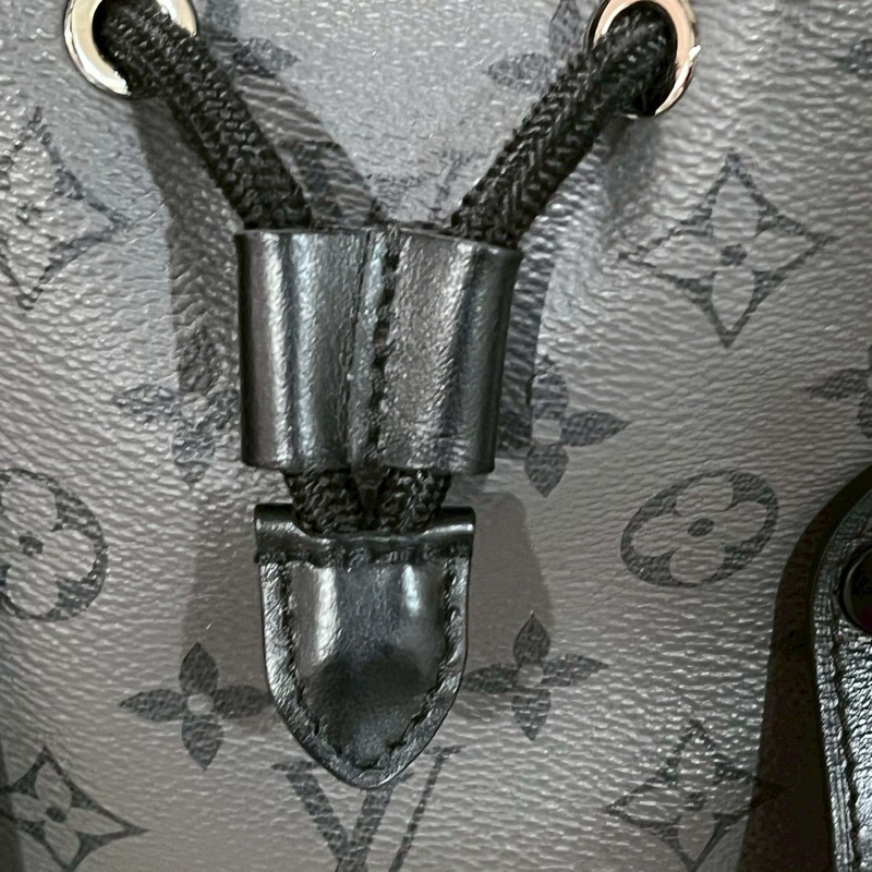 Louis Vuitton LV Christopher 黑武士 後背包 MM-15