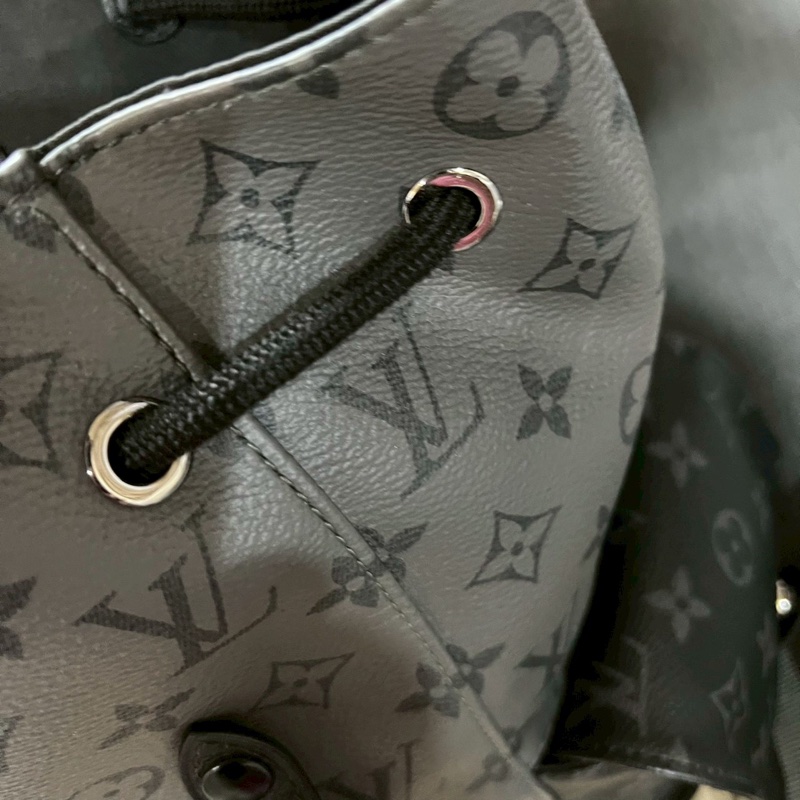 Louis Vuitton LV Christopher 黑武士 後背包 MM-32