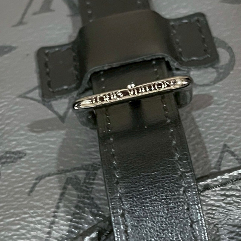 Louis Vuitton LV Christopher 黑武士 後背包 MM-37