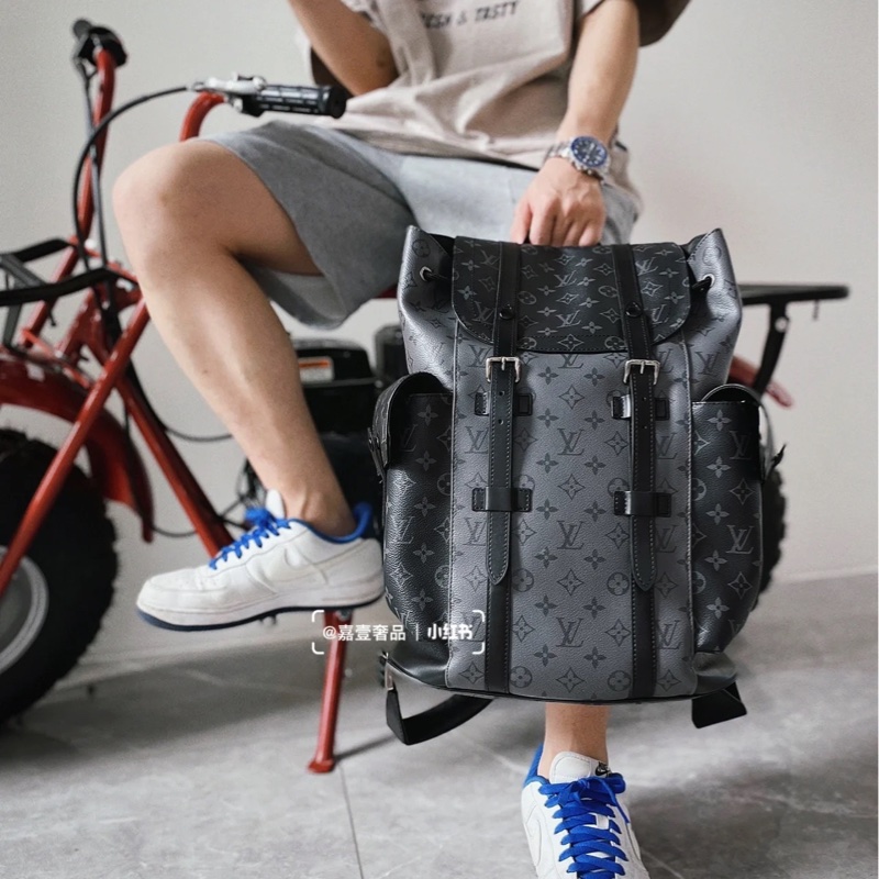 Louis Vuitton LV Christopher 黑武士 後背包 MM-43