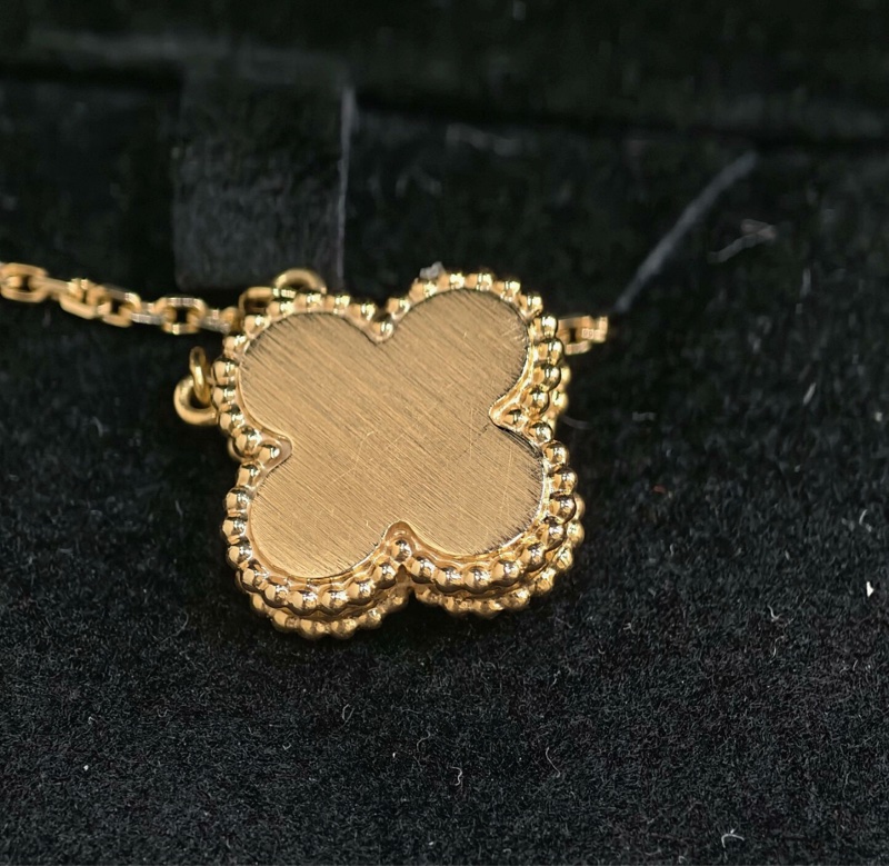 有證書有購證💓 VCA Can Cleef 梵克雅寶 聖誕白貝母鑽石項鍊,2012-3