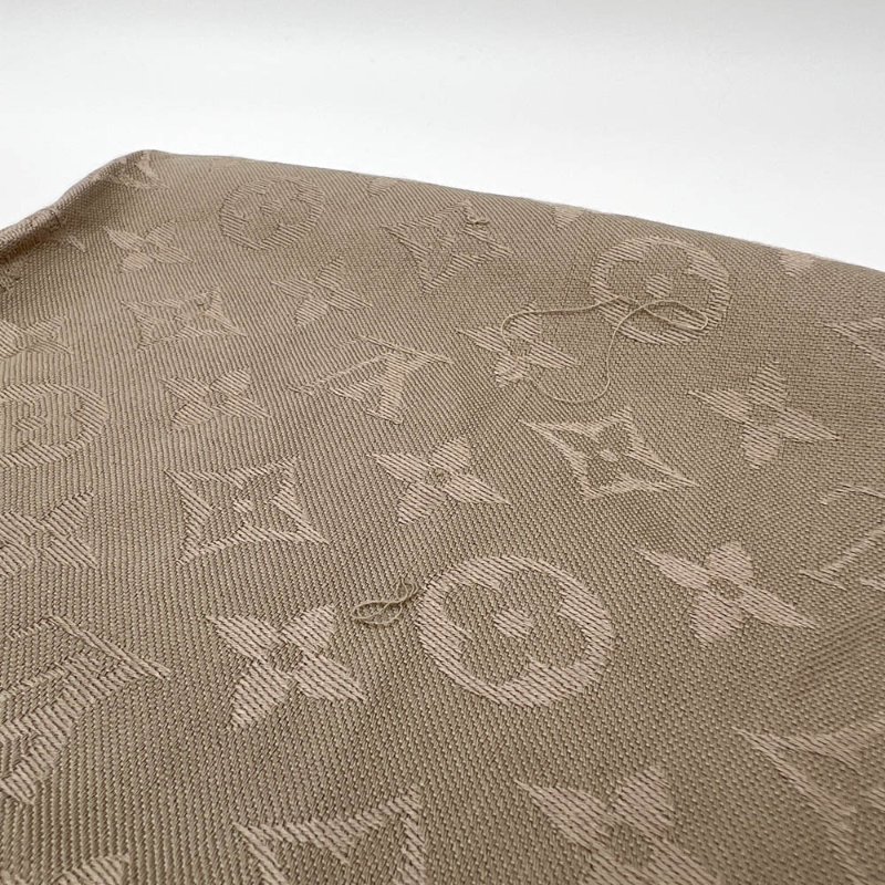 【劉涵竹-名人公益精品】 Louis Vuitton 灰杏色老花絲巾-5