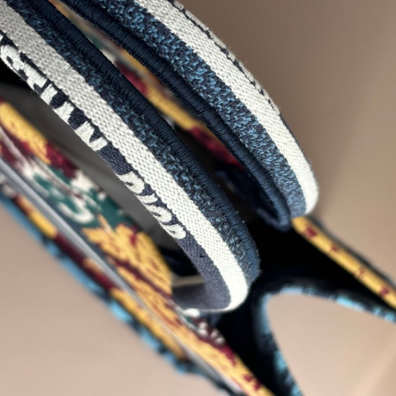 ::Christian Dior:: Book Tote 佩斯利圖騰刺繡托特包(中)手提肩背包-16