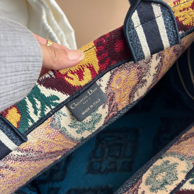 ::Christian Dior:: Book Tote 佩斯利圖騰刺繡托特包(中)手提肩背包-25