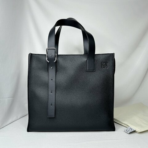 LOEWE Buckle粒面牛皮拉鍊托特包