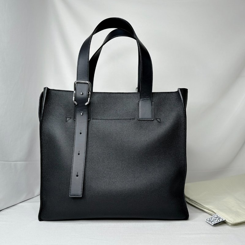 LOEWE Buckle粒面牛皮拉鍊托特包-1