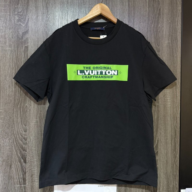 【美收精品】LV 黑色印花短袖上衣 2-393-0