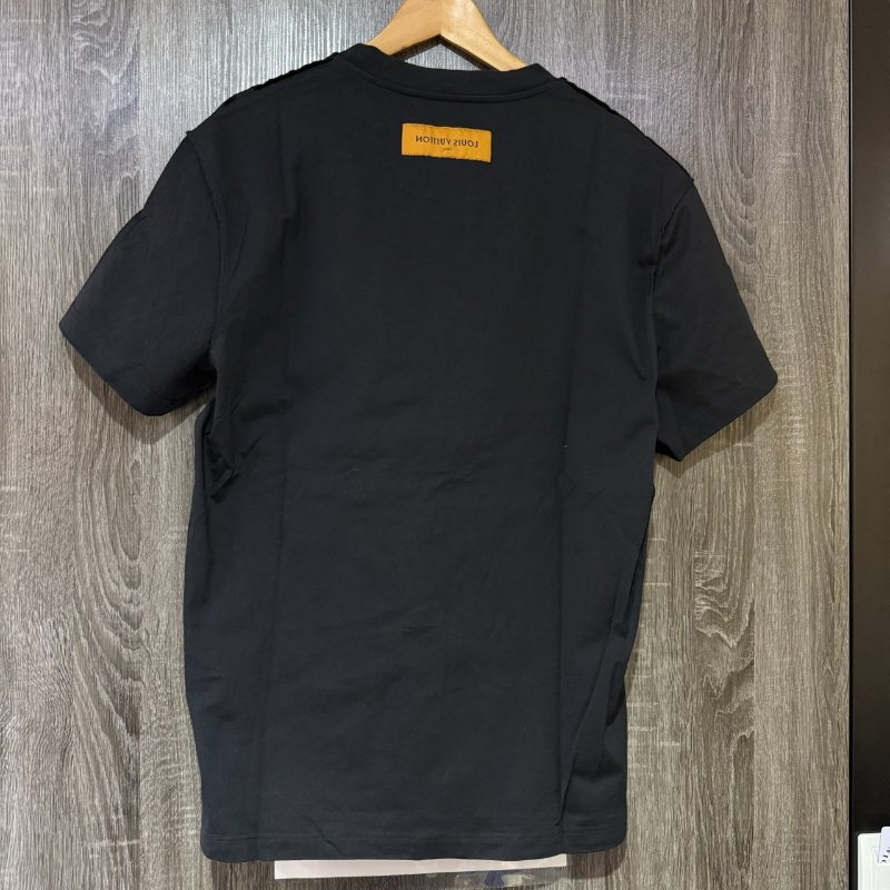 【美收精品】LV 黑色印花短袖上衣 2-393-1