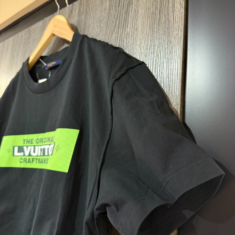 【美收精品】LV 黑色印花短袖上衣 2-393-2