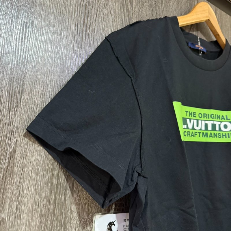 【美收精品】LV 黑色印花短袖上衣 2-393-4