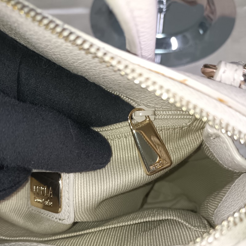 FURLA 芙拉 可愛斜背包-24