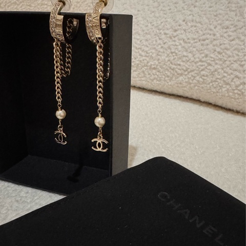 chanel 字母耳環