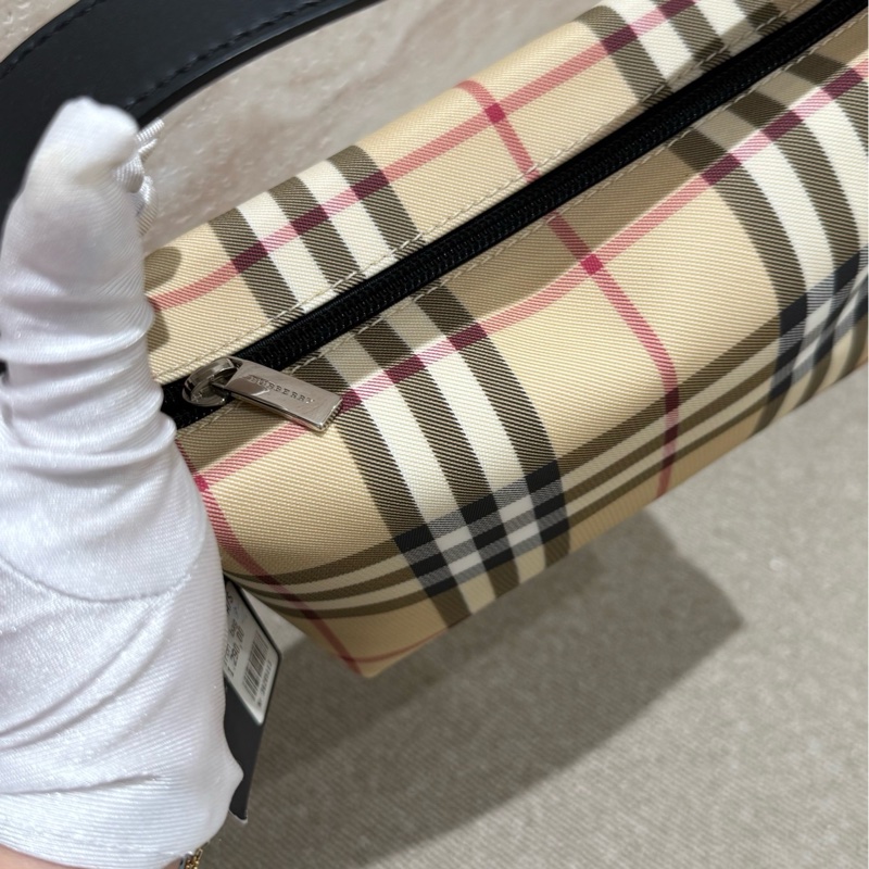 Burberry 格紋飯盒-3