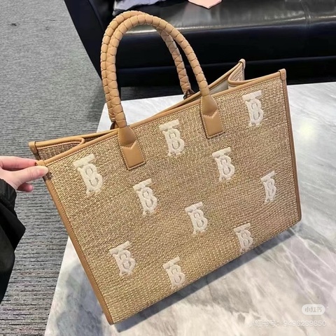 Burberry • 酒椰纖維 Freya Tb Logo托特包
