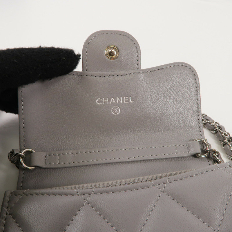 CHANEL 羊皮皮革Matelasse Mini銀扣肩背袋-4