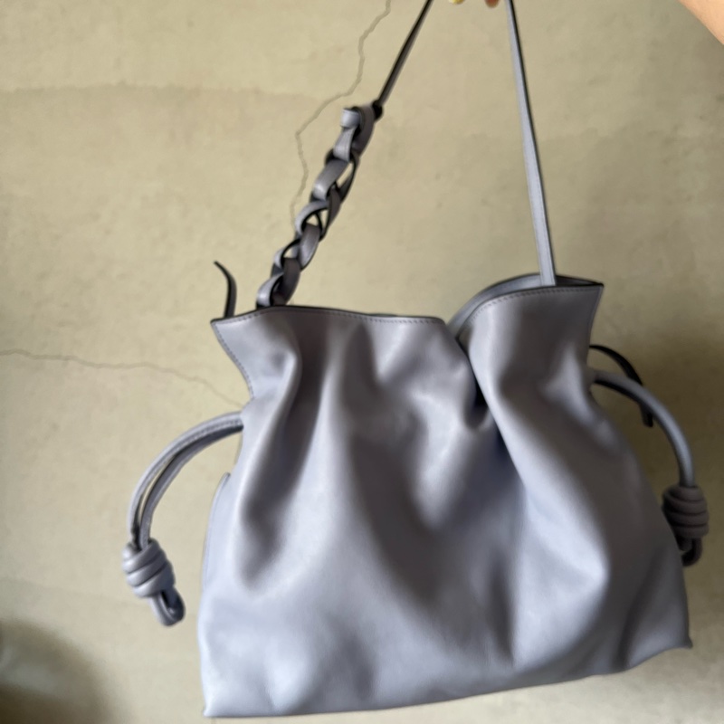 LOEWE flamenco 淺藍色福袋包(中號)-1