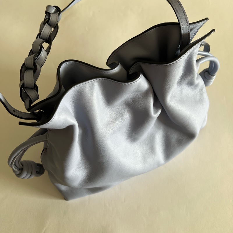 LOEWE flamenco 淺藍色福袋包(中號)-2