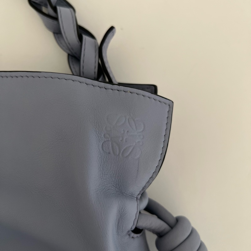 LOEWE flamenco 淺藍色福袋包(中號)-18